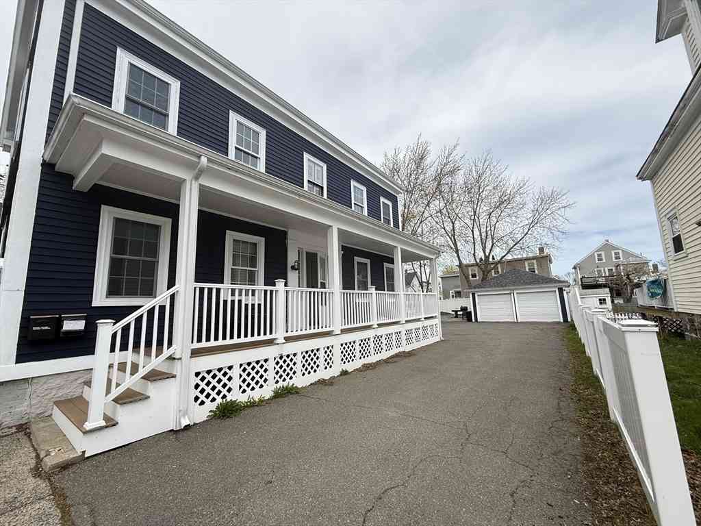 Multifamily For Rent - 11 Barton St<br/> Salem, MA 01970