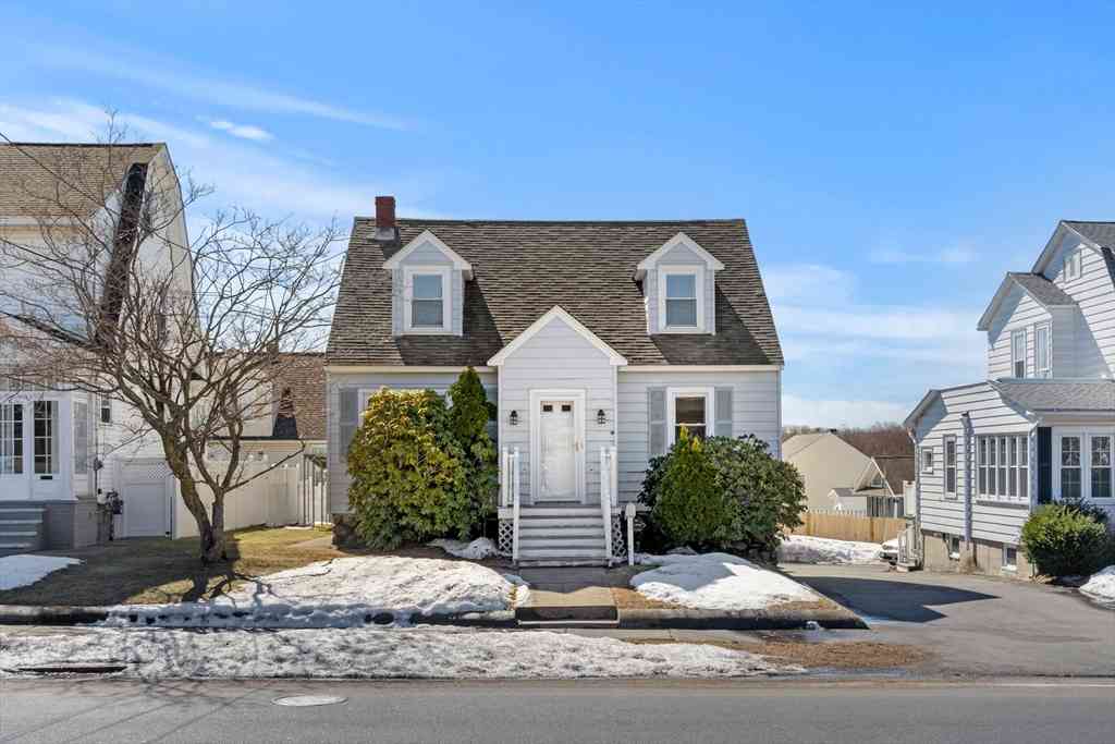 Homes For Rent - 183 Massachusetts Ave #2<br/> North Andover, MA 01845
