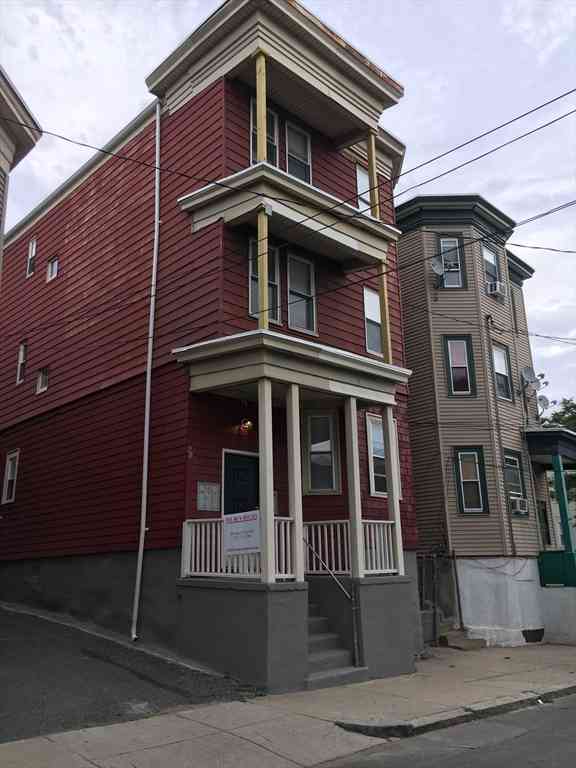 Apartment For Rent - 68 Maverick St #2<br/> Chelsea, MA 02150