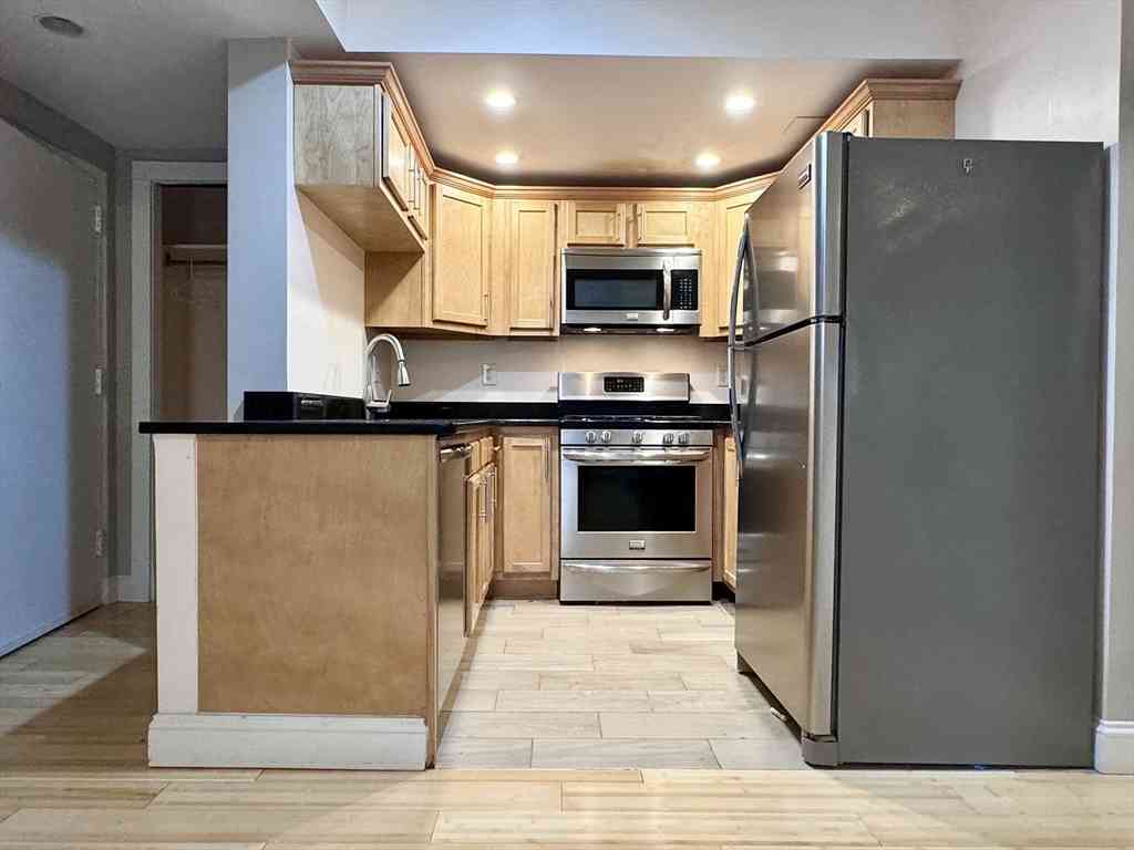 Condo For Rent - 8 Juniper St #18<br/> Brookline, MA 02445