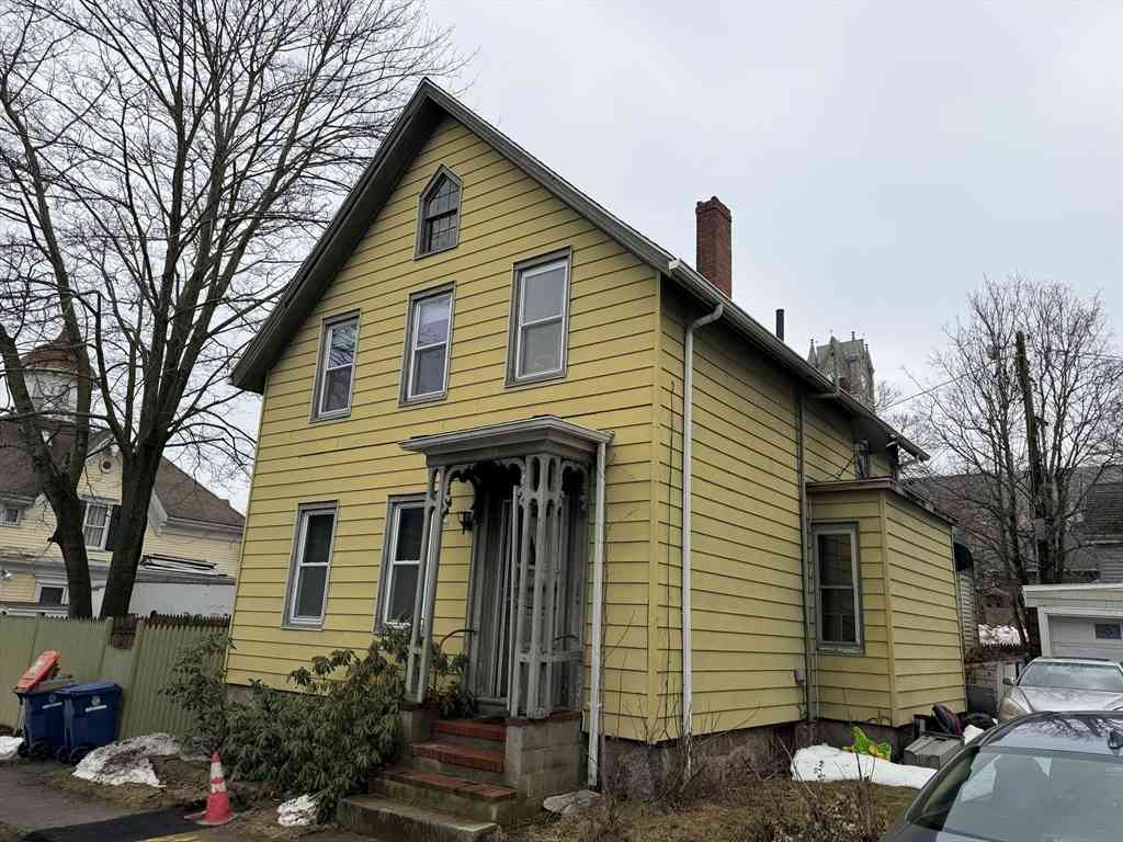 Homes For Sale - 186 Maxfeild<br/> New Bedford, MA 02740