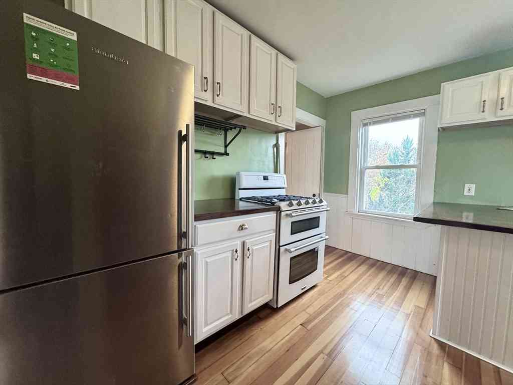 Apartment For Rent - 47 1/2 Jamacia #2<br/> Boston, MA 02130