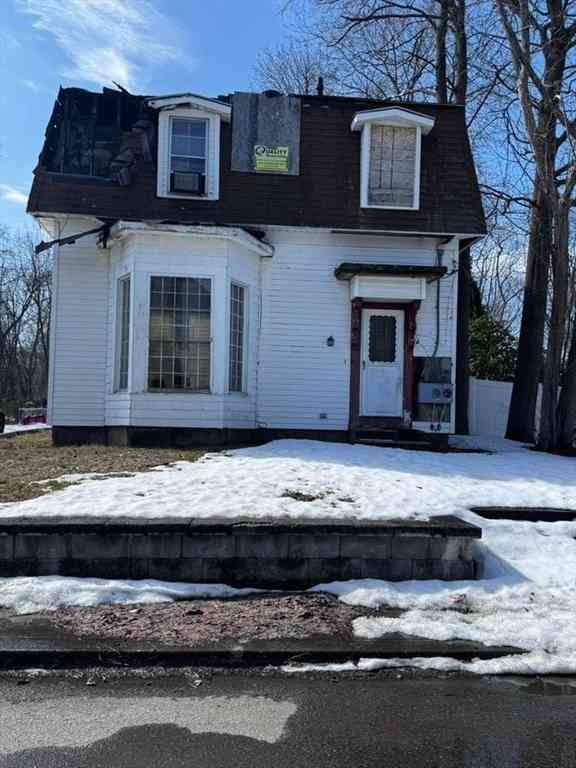 Multifamily For Rent - 21 Park St<br/> Athol, MA 01331