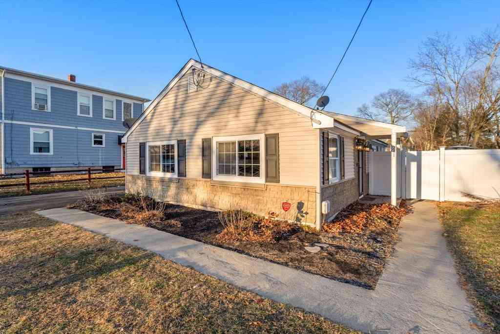 Homes For Sale - 241 Mendon Rd<br/> Attleboro, MA 02703