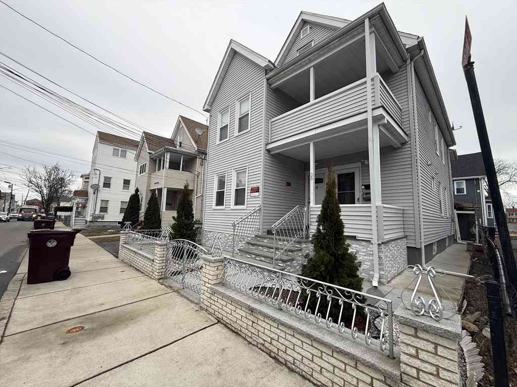 Apartment For Rent - 35 Highland Ave #1<br/> Everett, MA 02149