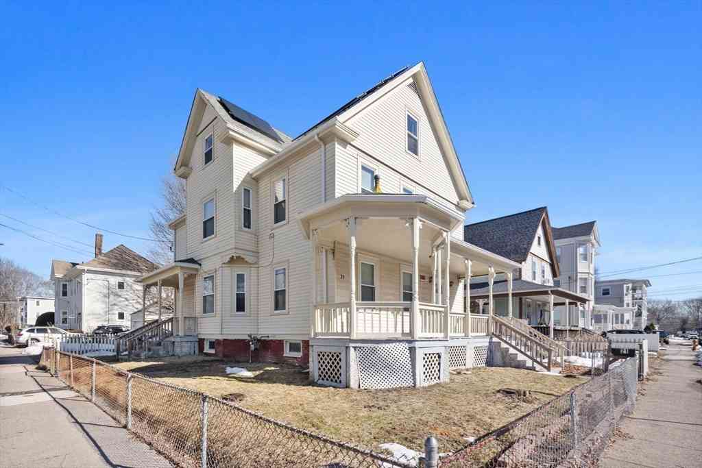 Apartment For Rent - 21 John St #1<br/> Attleboro, MA 02703