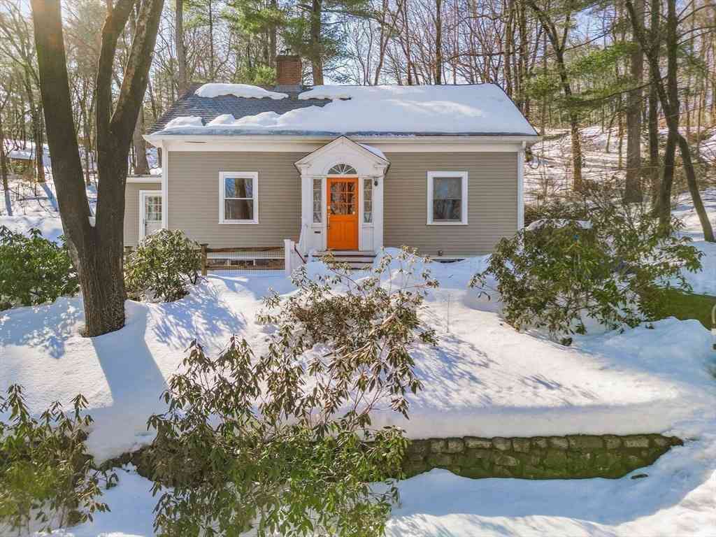 Homes For Sale - 20 York Street<br/> Middlesex County, Lexington, MA 02420
