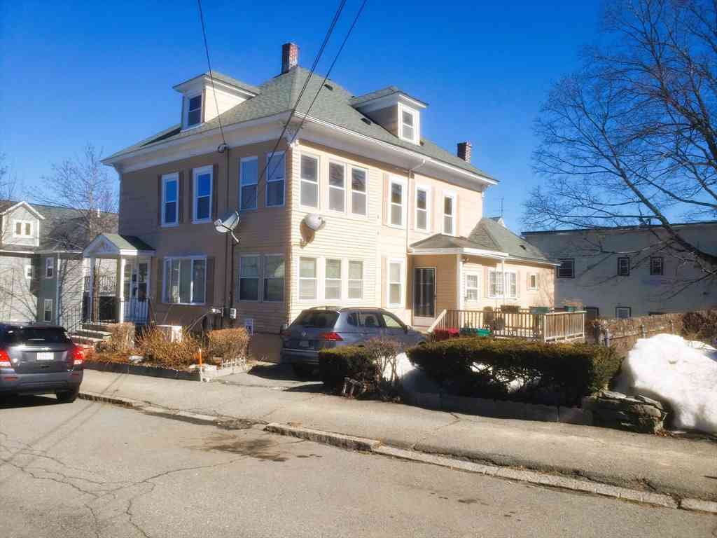 Apartment For Rent - 26 Arlington St #2<br/> Lowell, MA 01854