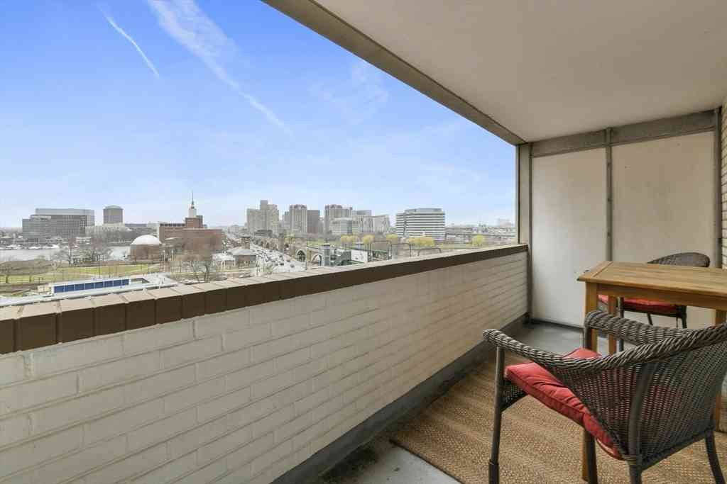 Condo For Sale - 6 Whittier Pl #8P<br/> Boston, MA 02114