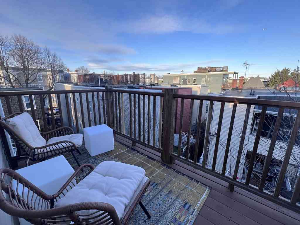 Condo For Rent - 150-1/2 M St #3<br/> Boston, MA 02127