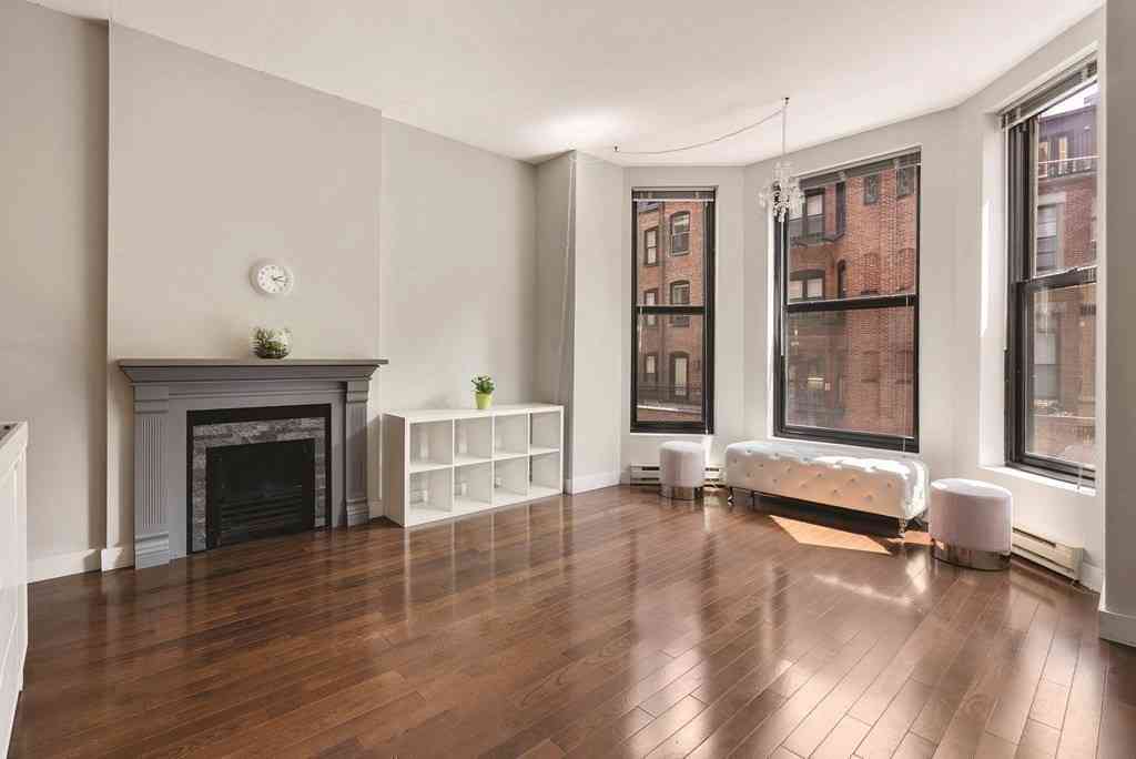 Condo For Rent - 160 Commonwealth #210<br/> Boston, MA 02116
