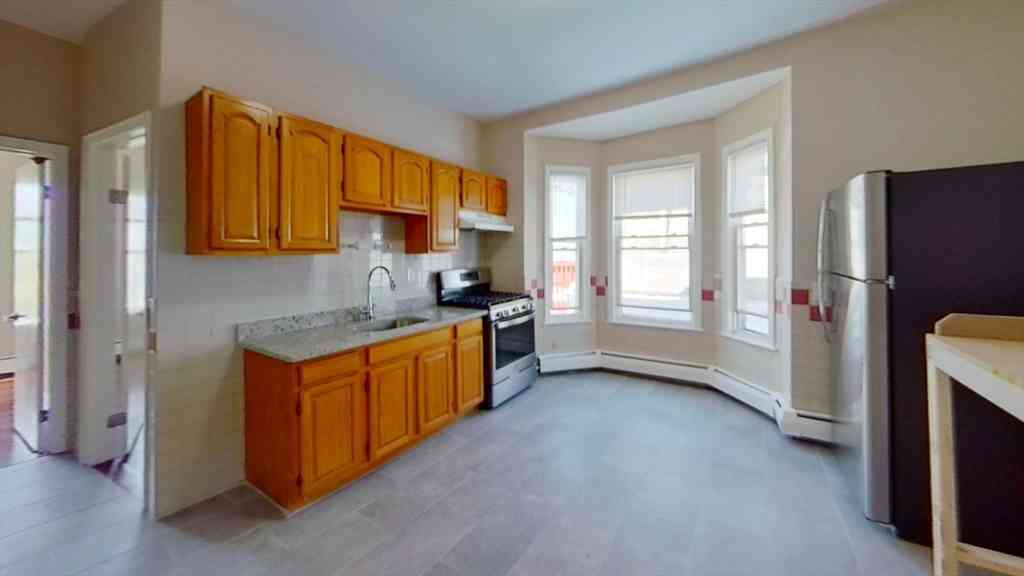 Apartment For Rent - 119 George St. #2<br/> Boston, MA 02119