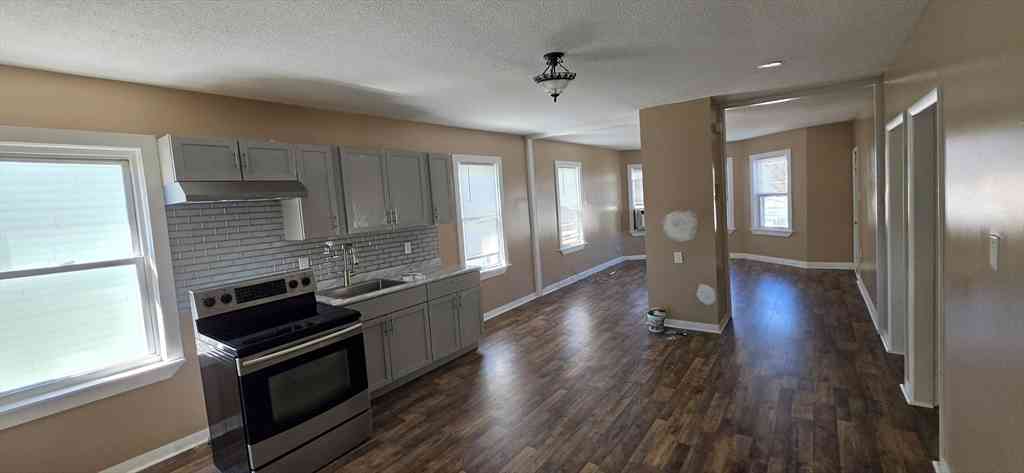 Apartment For Rent - 18 Bullard St #3<br/> Bristol County, New Bedford, MA 02746