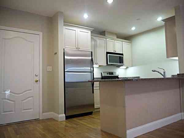 Apartment For Rent - 1522 Vfw Parkway #404<br/> Boston, MA 02132