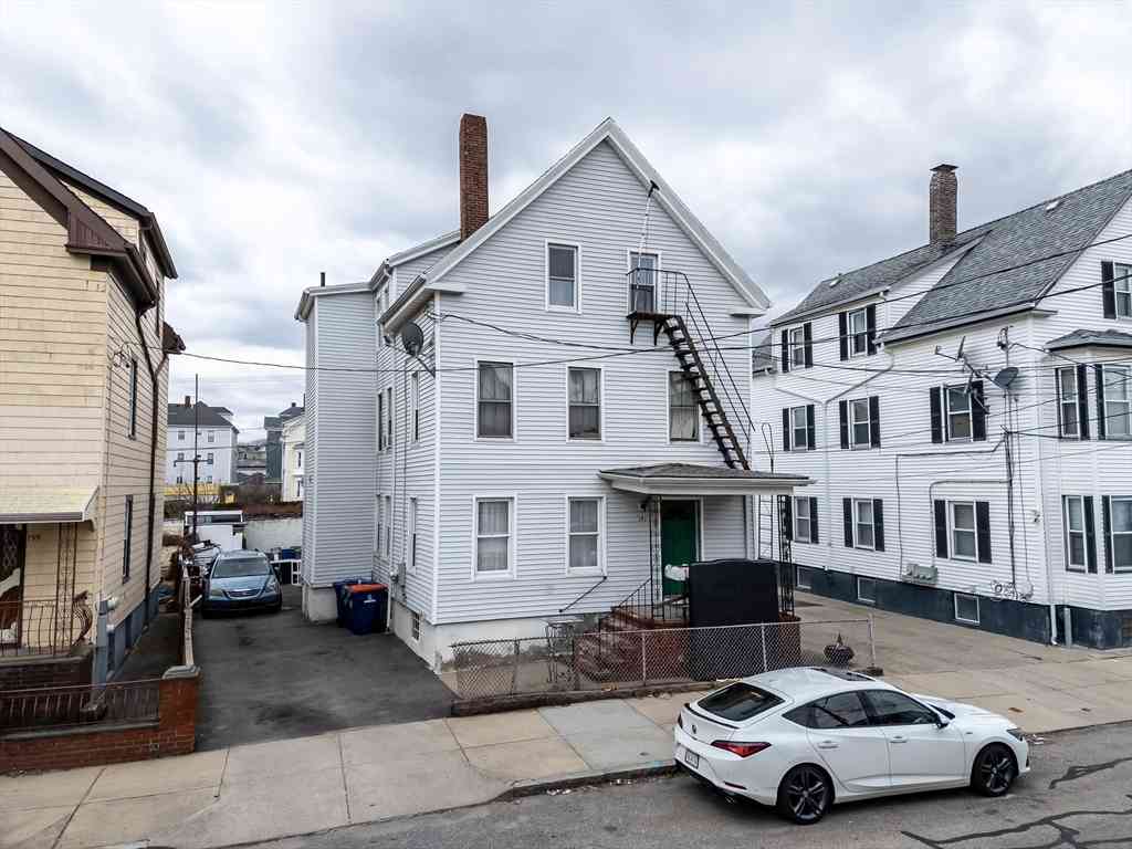 Homes For Rent - 191 Bonney St<br/> New Bedford, MA 02740