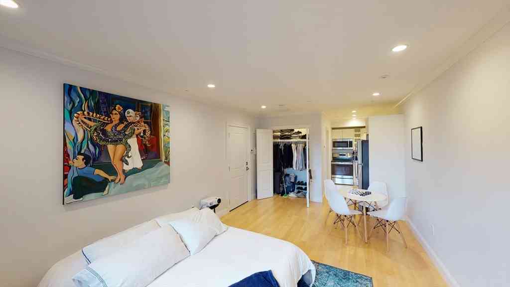 Apartment For Rent - 296 Beacon #2<br/> Boston, MA 02116