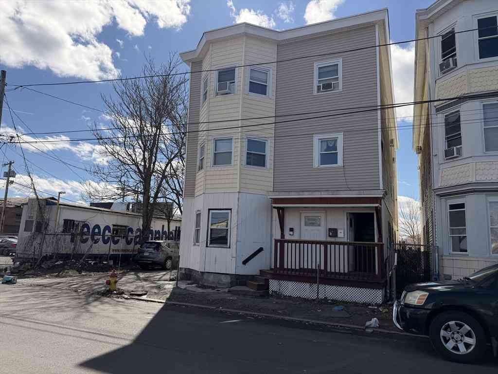 Multifamily For Rent - 22-26 Chandler St<br/> Lawrence, MA 01841