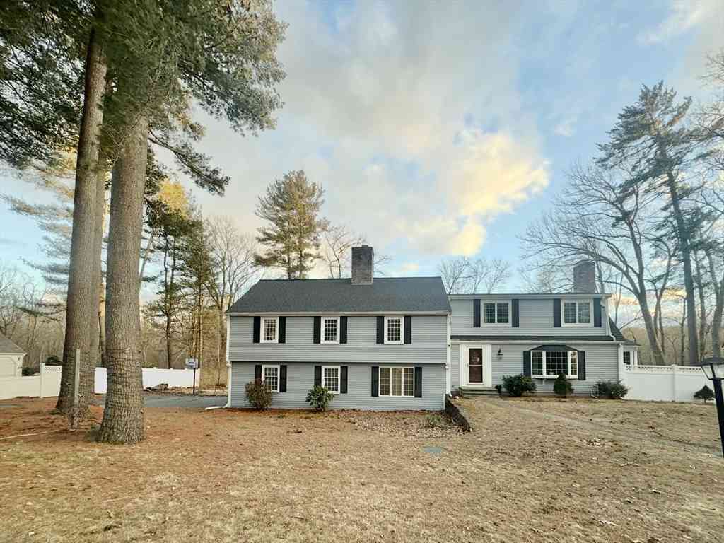 Homes For Rent - 11 Tophet Road<br/> Lynnfield, MA 01940