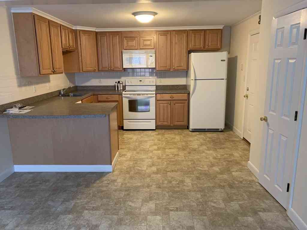 Apartment For Rent - 23 Elm #1<br/> Manchester, MA 01944