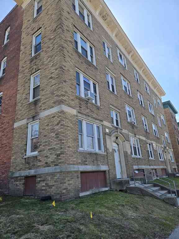 Apartment For Rent - 240 Locust Street #4L<br/> Springfield, MA 01108