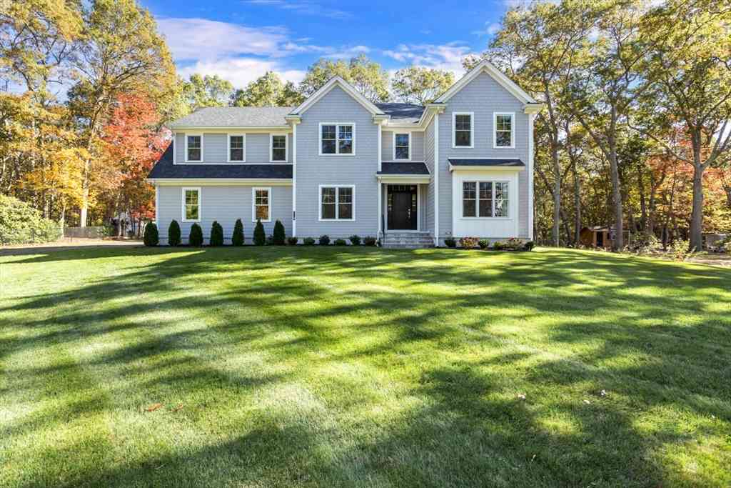 Homes For Sale - 216 Oak St<br/> Westwood, MA 02090