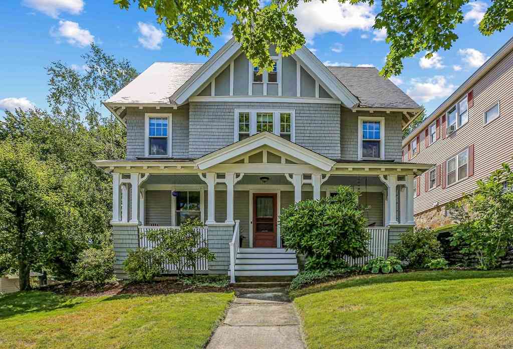 Homes For Sale - 6 Moore Ave<br/> Worcester, MA 01602