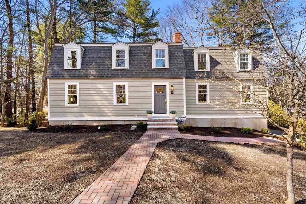 Homes For Sale - 11 Woodholm Rd<br/> Manchester, MA 01944