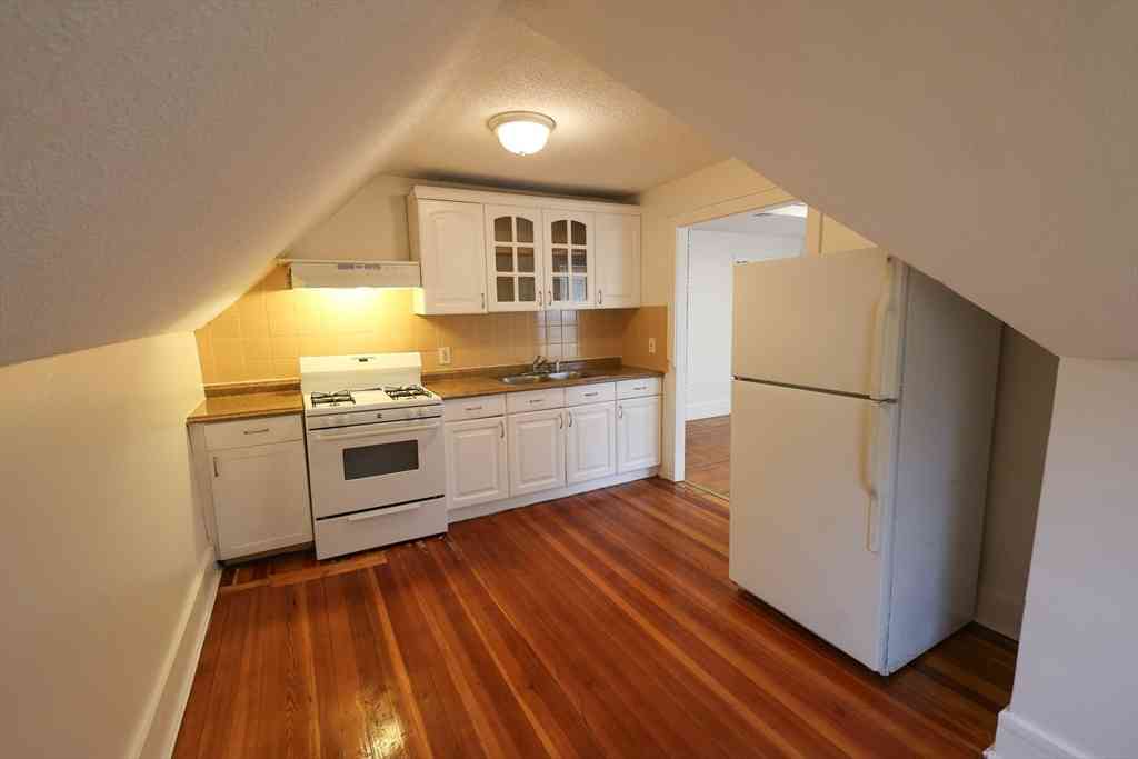 Apartment For Rent - 498 Whipple Street #3-S<br/> Fall River, MA 02724