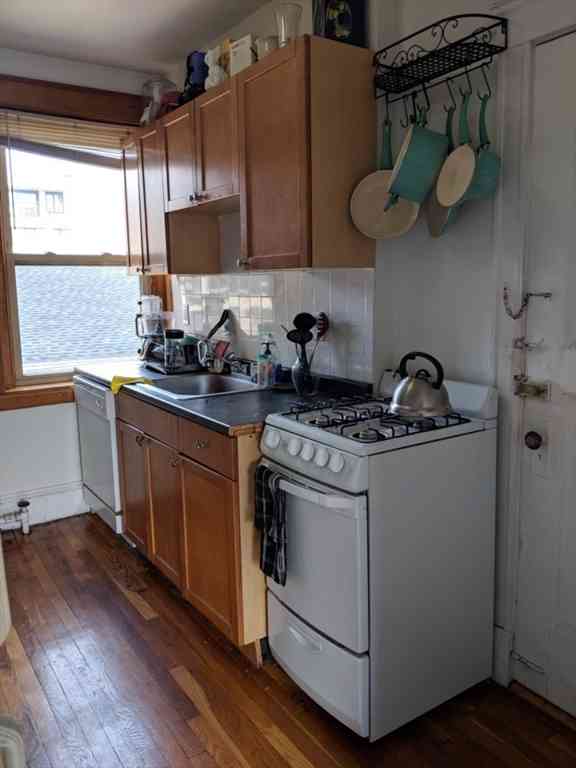 Condo For Rent - 97 Hancock St #8<br/> Cambridge, MA 02139