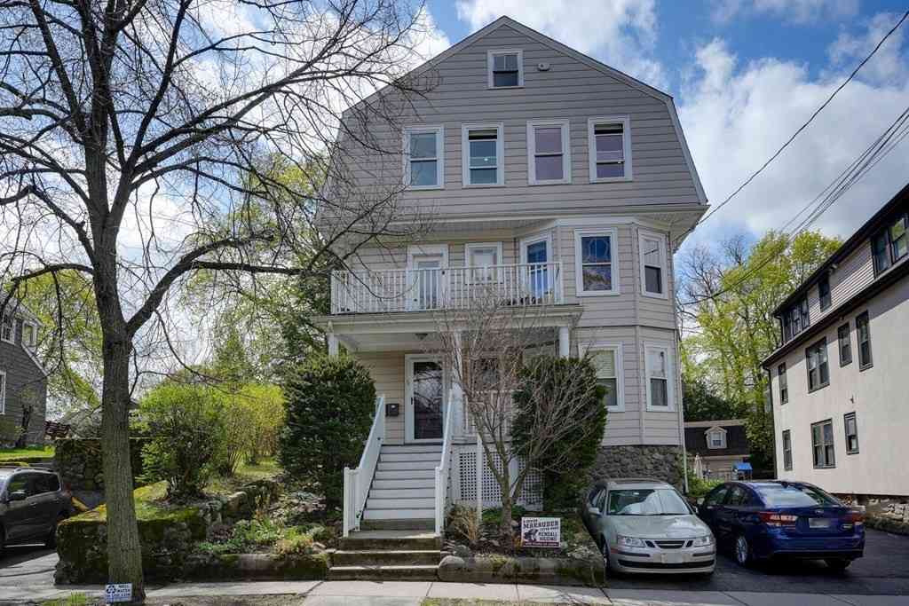 Condo For Sale - 52 Burnham St #3<br/> Middlesex County, Belmont, MA 02478