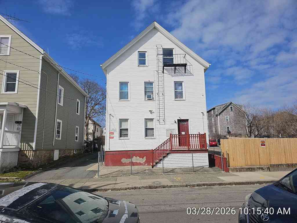 Multifamily For Sale - 1427 Pleasant St<br/> New Bedford, MA 02740