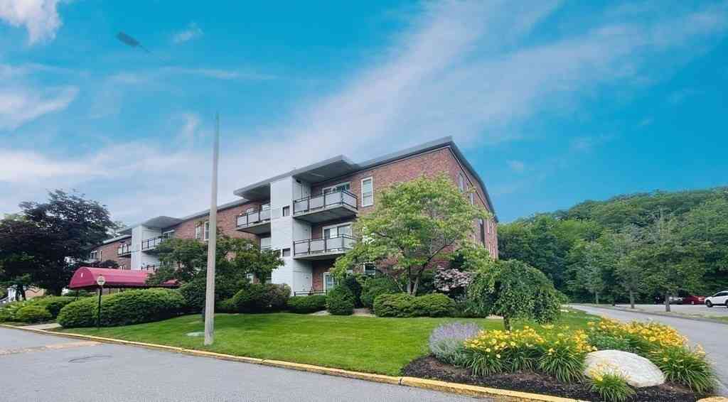 Condo For Rent - 44 Broadlawn #18B<br/> Boston, MA 02467