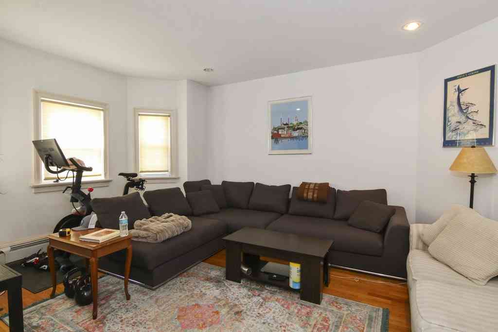 Apartment For Rent - 162 L Street #1<br/> Boston, MA 02127