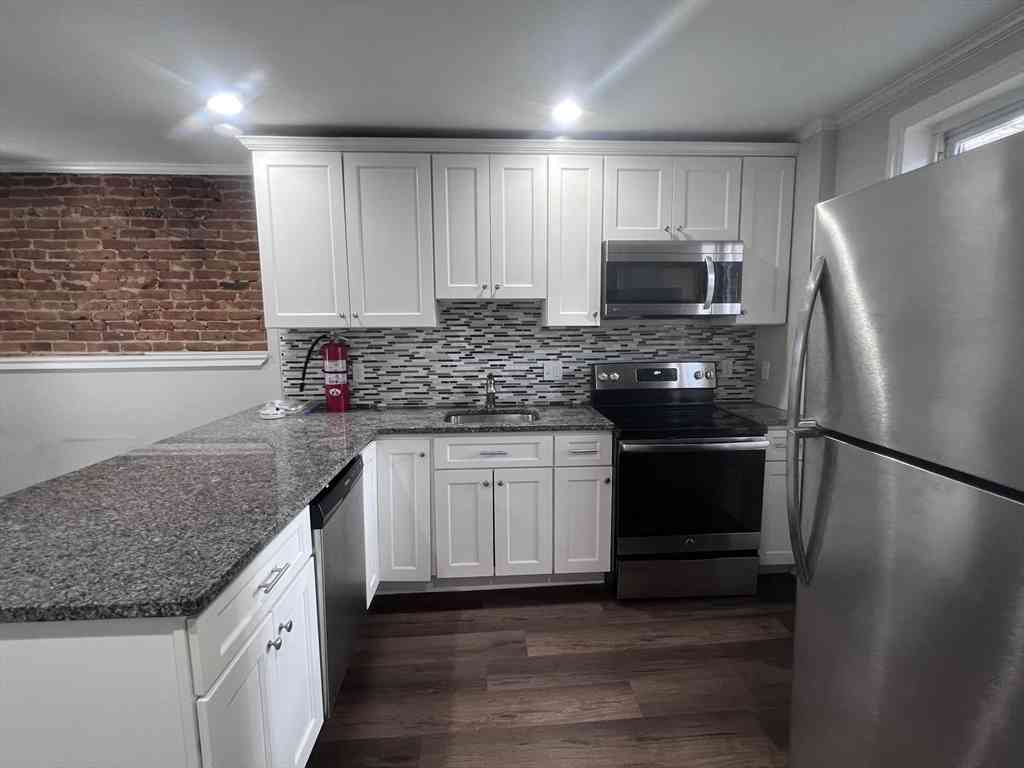 Apartment For Rent - 315 Meridian St #2<br/> Boston, MA 02128