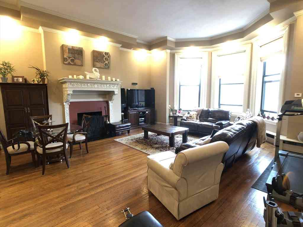 Condo For Rent - 186 Beacon St #3<br/> Boston, MA 02116