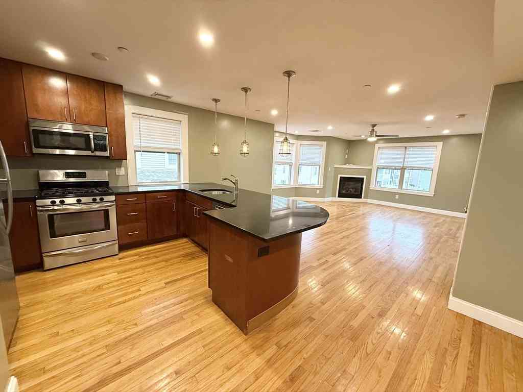 Apartment For Rent - 31 Humphreys St #3<br/> Boston, MA 02125