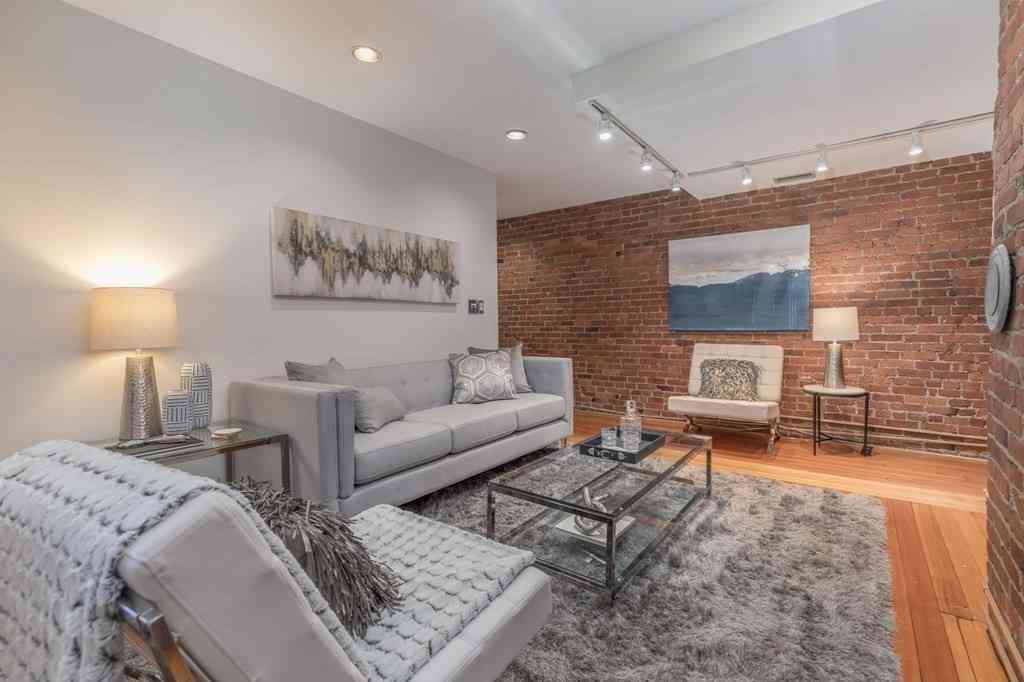 Condo For Rent - 111 Gainsborough St #308<br/> Boston, MA 02115