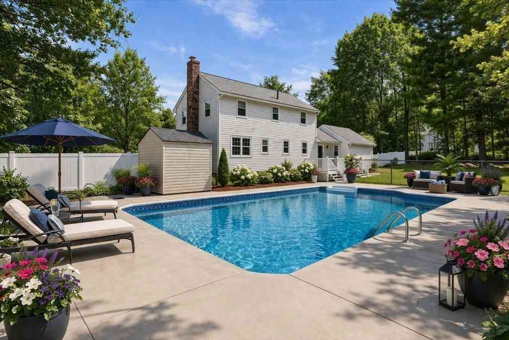 Homes For Sale - 5 Garrison Heights Drive<br/> Worcester County, Oxford, MA 01540
