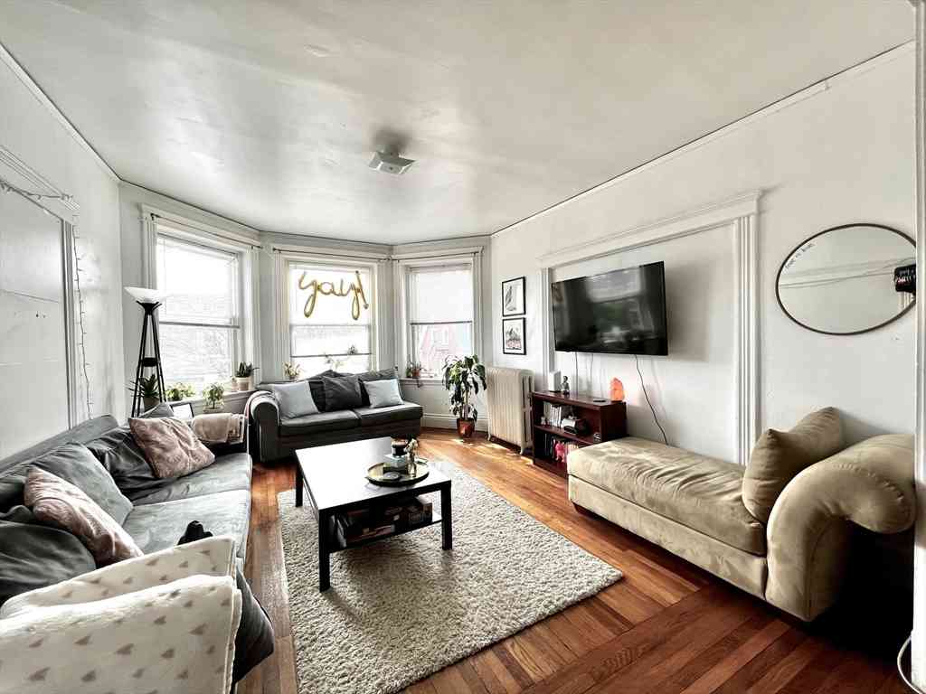Apartment For Rent - 144 Coolidge Street #3<br/> Brookline, MA 02446