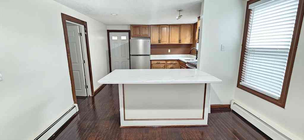 Apartment For Rent - 21 Central St #2<br/> Whitman, MA 02382