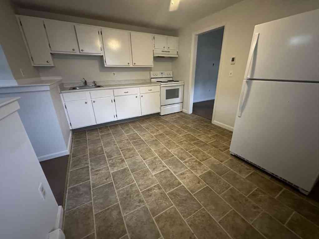Apartment For Rent - 60 Phillips Street #4-1<br/> Attleboro, MA 02703