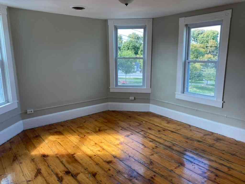 Apartment For Rent - 187 Newbury St #03<br/> Lawrence, MA 01841