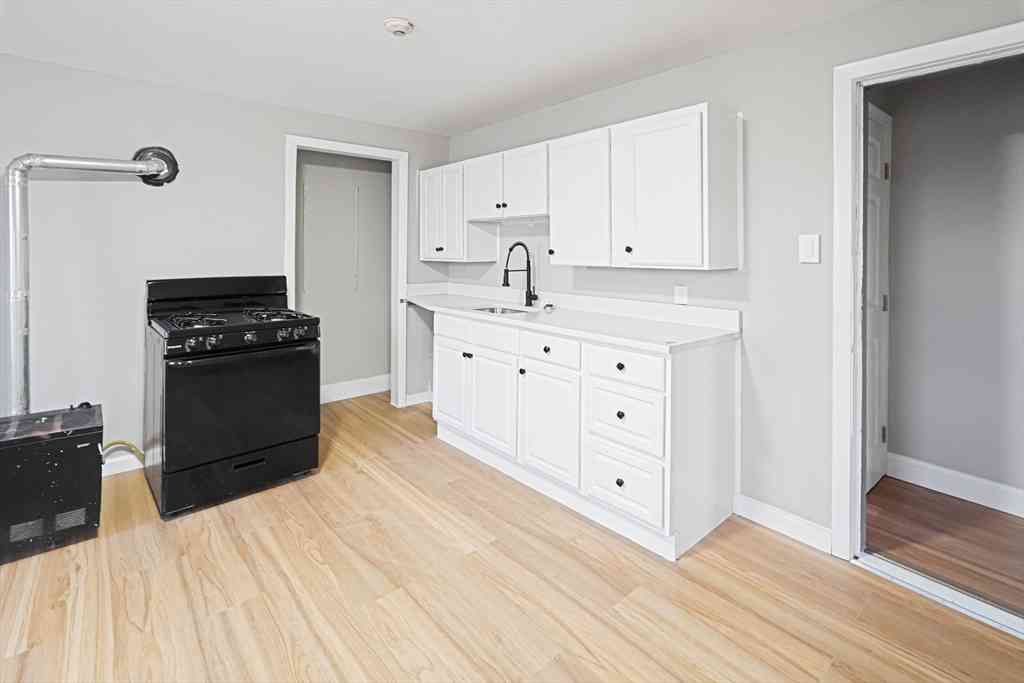Apartment For Rent - 168 Lunenburg St. #3R<br/> Fitchburg, MA 01420