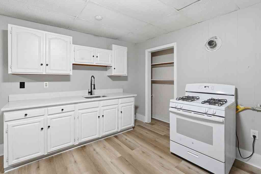 Apartment For Rent - 168 Lunenburg St. #3L<br/> Fitchburg, MA 01420