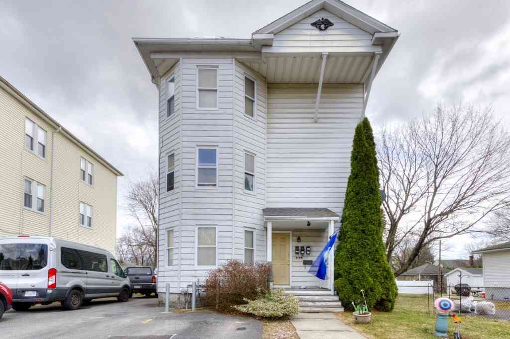 Homes For Rent - 130 Kenberma Road<br/> Worcester, MA 01604