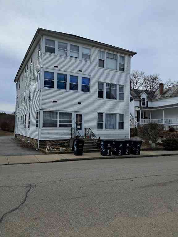Apartment For Rent - 146 Charlton St #1<br/> Southbridge, MA 01550