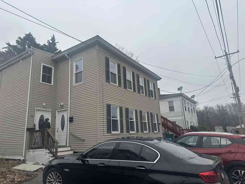 Apartment For Rent - 115-117 Stone #2<br/> Clinton, MA 01510