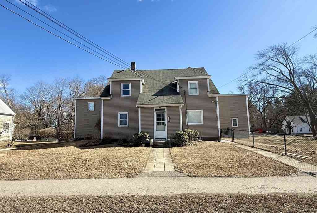 Homes For Rent - 818 Bedford #1<br/> East Bridgewater, MA 02333