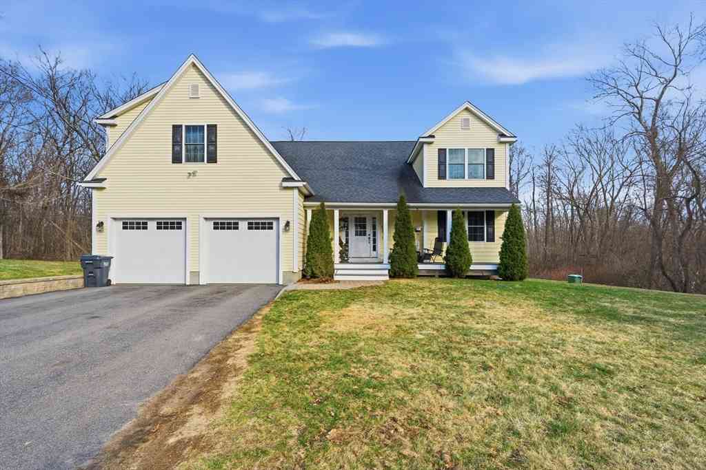Homes For Sale - 17 Haven St<br/> Worcester County, Milford, MA 01757