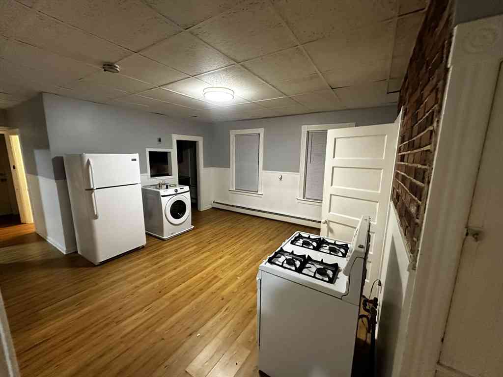 Apartment For Rent - 5 Sterling St #1<br/> Worcester, MA 01610